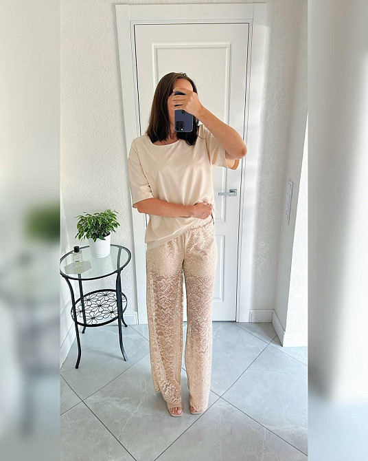 Женский романтичный и одновременно стильный костюм двойка: футболка и штаны софт + турецкий гипюр Одесса - изображение 2