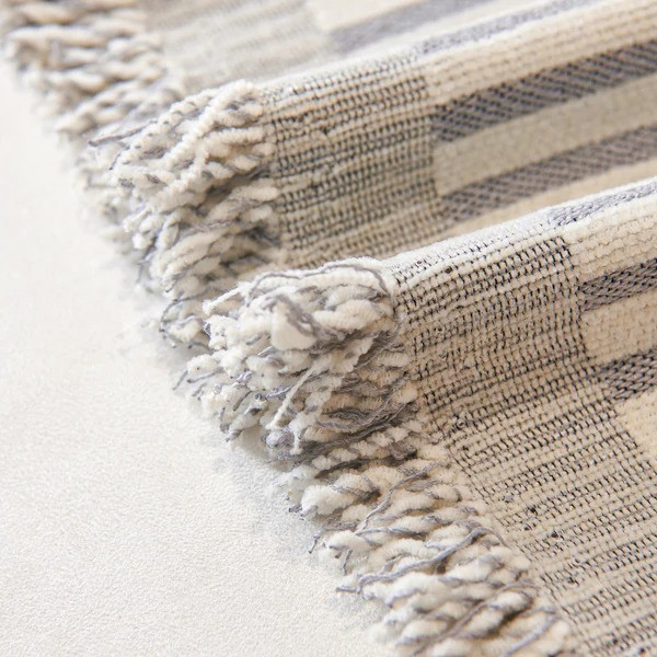 Плед покрывало для дивана и кровати,чехол накидка для мягкой мебели 180х230 см,бело-серый с узором Каменец-Подольский - изображение 4