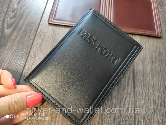 Кожаная обложка на загранпаспорт с прозрачным окном черного цвета PS Leather Киев