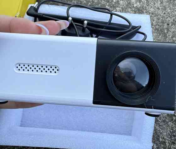 Проектор HD1080p LED projector. Київ