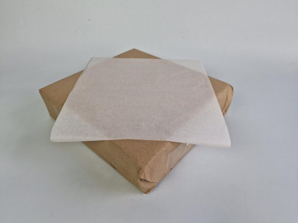 Упаковочная бумага жиронепроницаемая белая 300х300 мм 30 г\м2  5,4кг/уп. (1 пачка) Харьков - изображение 1