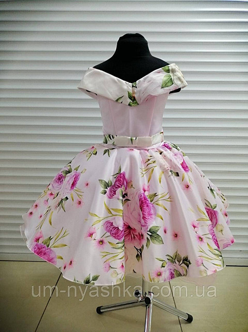 Пышное нарядное платье в ретро стиле 