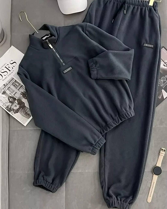 Женский повседневный теплый костюм из двухстороннего флиса с нашивками Графит, 48/52 Одесса - изображение 1