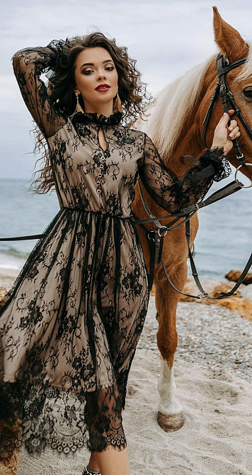 Красивое гипюровое платье (46) Киев - изображение 1