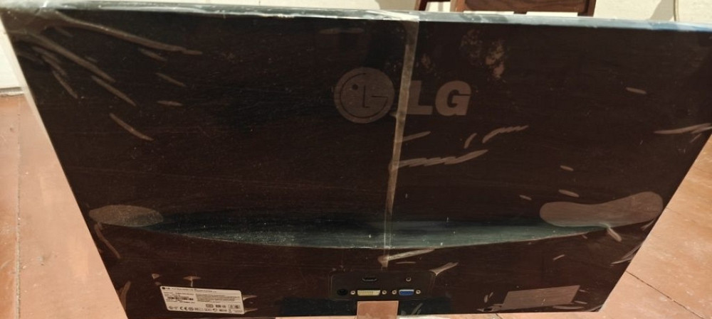 Монітор Full HD LED LG Flatron E2360V-PN Glossy Black Київ - фото 5