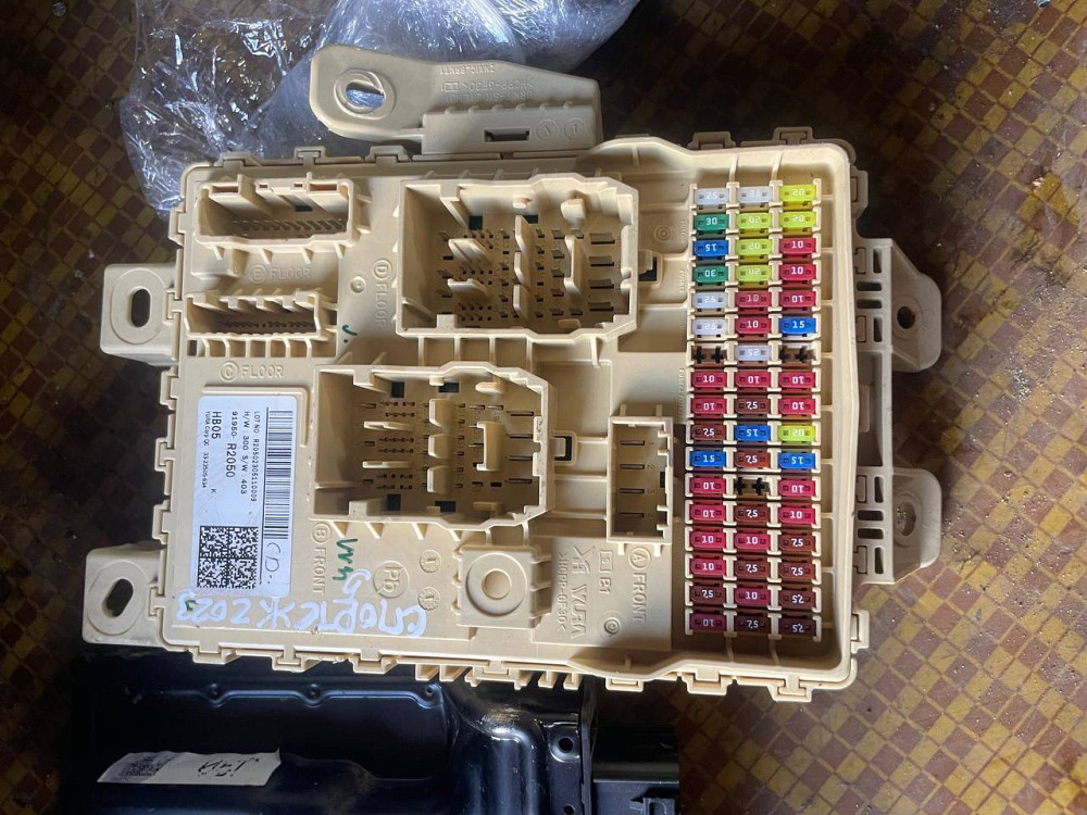 Блок предохранителей салона Kia Sportage 2021–2025 Киев - изображение 1