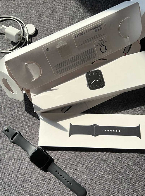 Apple Watch 5 (40mm) Space Grey Aluminum Case Black Sport Bend. Харків - фото 3