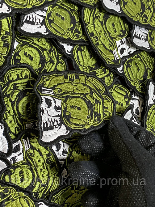 Шеврон Череп у шоломі. Реколор (Форма контурна. На липучці) Розмір 7x8см Київ - фото 5