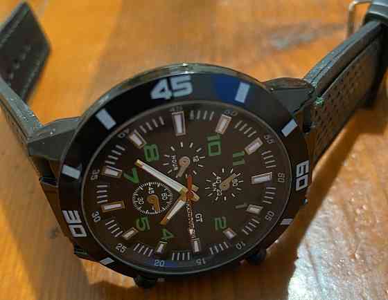 Молодежные кварцевые часы. Харьков