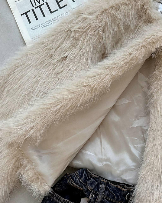 Женская укороченная оверсайз шуба без воротника искусственный мех Бежевий Одесса - изображение 5