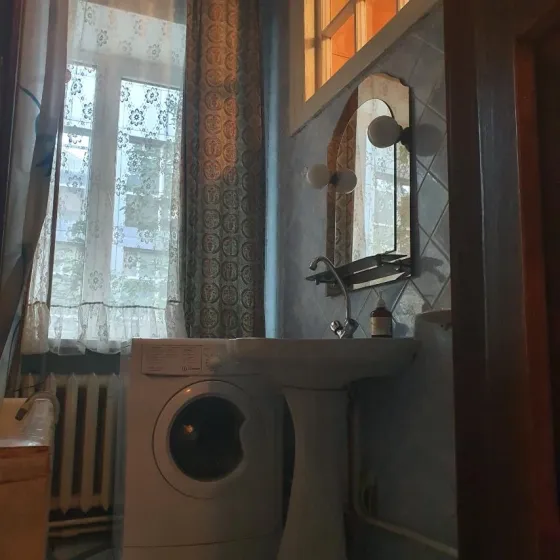 Здам 2 кімнатну сталінку пр. Перемоги Шулявка (Польовий пров.) метро Шулявська Київ