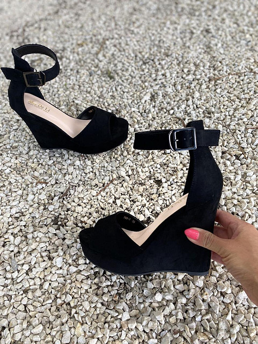 Meideli Стильні жіночі босоніжки літні на танкетці VIKA 65-4 зі штучної замші чорні р. 40 Коломия - фото 4