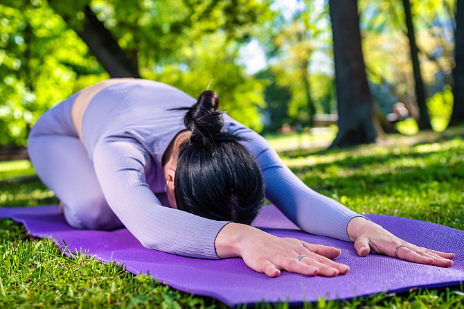 Килимок для йоги та фітнесу Power System PS-4014 PVC Fitness-Yoga Mat Purple (173x61x0.6) Кам'янське - фото 8