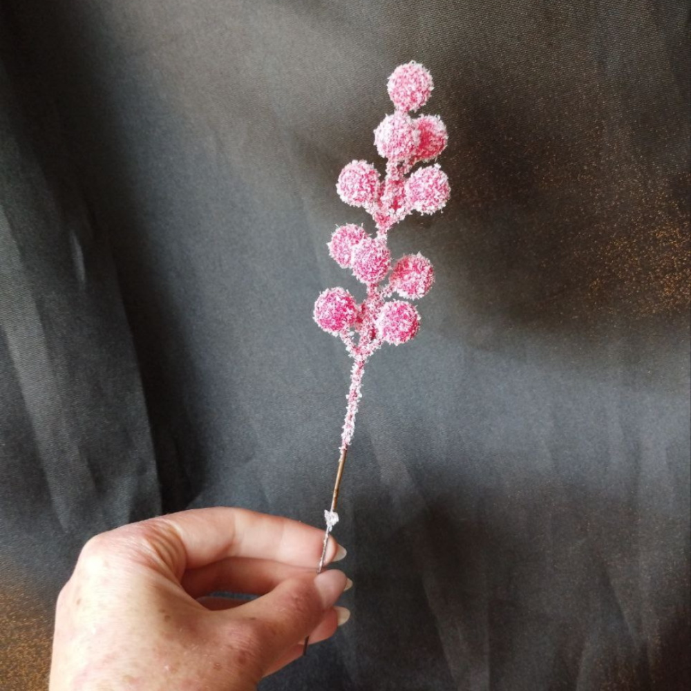 Засніжена гілочка з червоними ягодами 12 плодів 16 см Одеса - фото 3