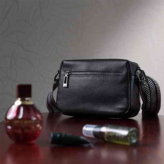 Сумка на одно отделение в классическом цвете из натуральной кожи Vintage 22606 Черная Киев