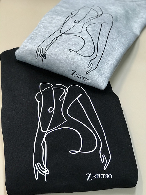 Черный теплый женский свитшот с арт силуэтом. Черновцы - изображение 2