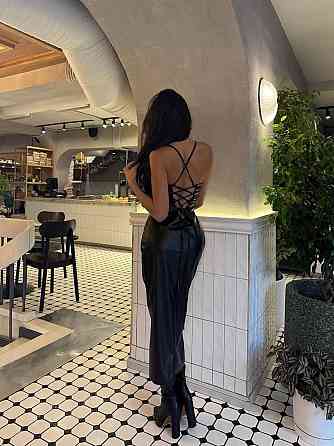 Женское романтическое элегантное платье из эко-кожи. Одесса