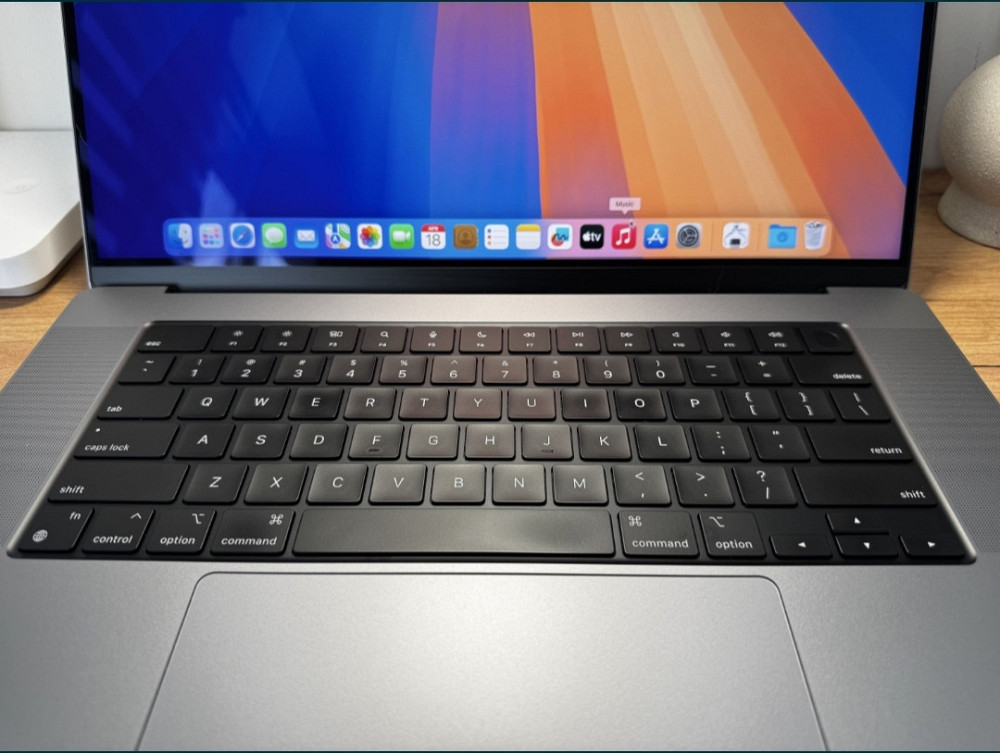 Ноутбук Apple MacBook Pro 16 2021 16-Core GPU M1 Pro 16Gb 512Gb Space Gray Київ - фото 7