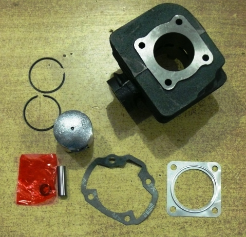 Циліндр у зборі скутера Сузукі AD 50 Мукачево - фото 1