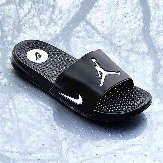 Шльопанці Nike Jordan Чорні Сланці Тапочки Білі Найк Жіночі (розміри: 36,37,38,39) Дніпро