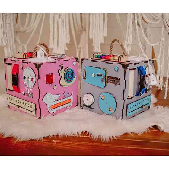 Развивающая игрушка Бизикуб Temple Group TG200162 23х23х23 см Розовый Винница