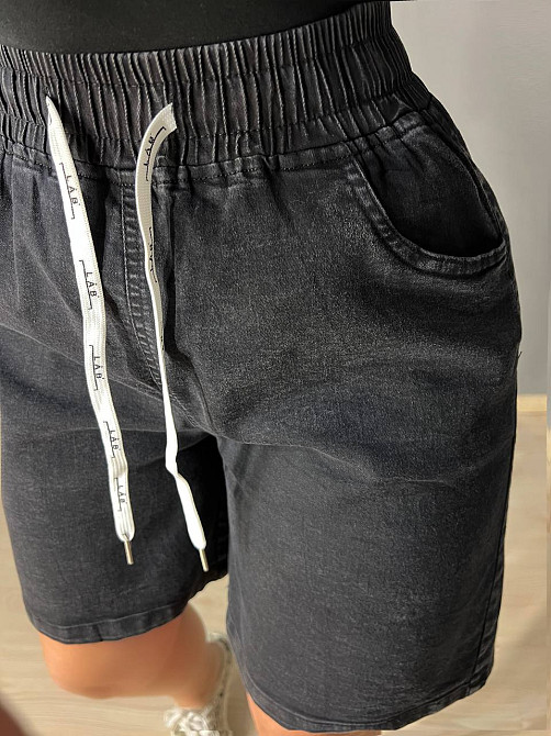 Шорти жіночі джинсові Yingguoxiang 9062-1 мом з резинкою на талії та підворотом чорні, чорний, 28, 28, 80 см, 105 см Київ - фото 4