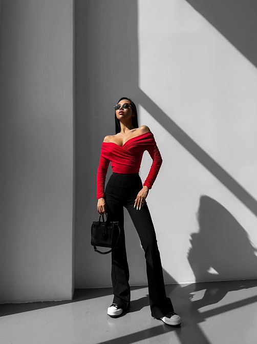 Женский романтичный боди с открытыми плечами трикотаж масло Одесса - изображение 2