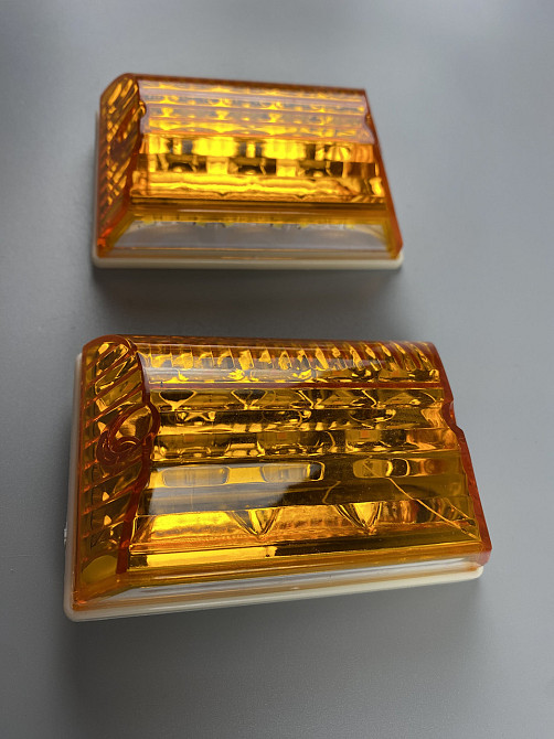 Ліхтар габаритний світлодіодний LED з кріпленням бічний, фари автомобільні габаритні 24V IP67 жовті 2шт Мукачево - фото 1