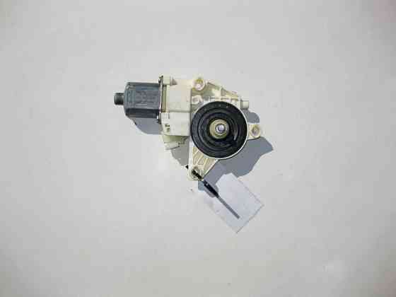 Mercedes-Benz  A2048200642 Моторчик заднього правого склопідйомника C-Class W204 E-Class W212 GLK X204 Одеса