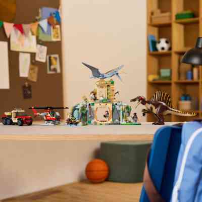 Конструктор LEGO Jurassic World Повітряна місія зі спинозавром (76976) Вінниця