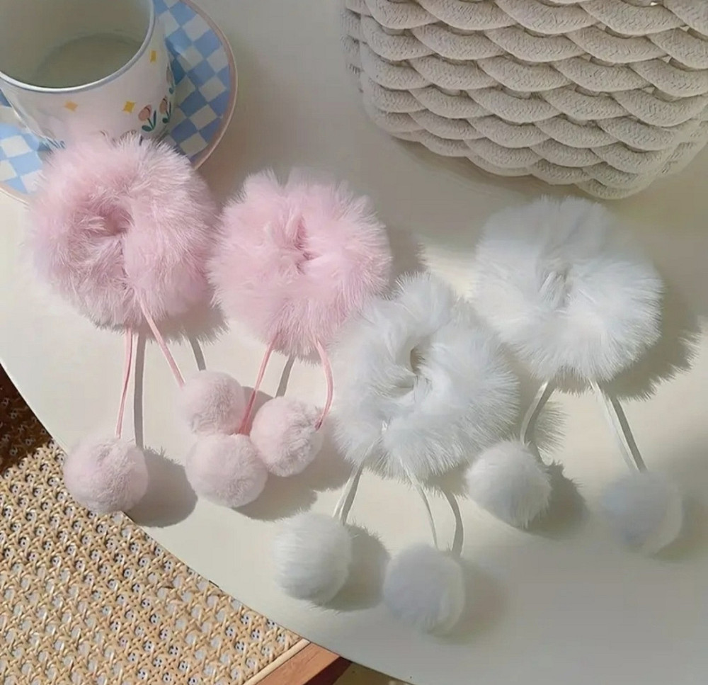 Гумки для волосся з хутра 2 шт Сміла - фото 6