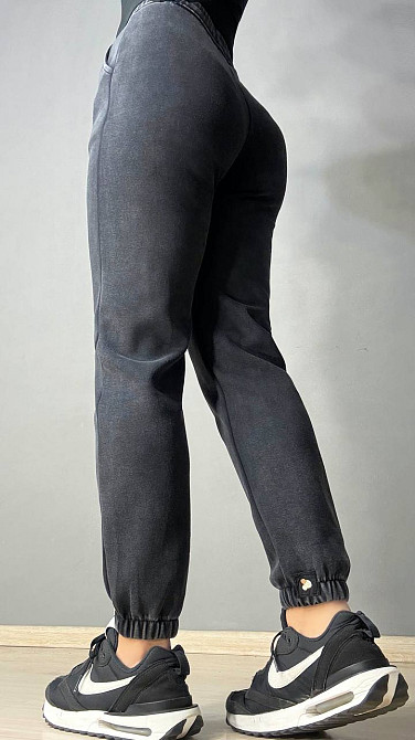 Брюки женские Akfu 507 спортивные джогеры на резинке вареные черные, черный, S Киев - изображение 10