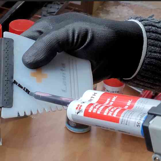 Клей Wurth Replast Me 210 секунд для пластика чорний 50мл Львів