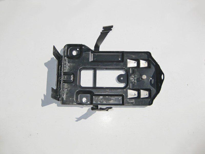 Mercedes-Benz  A2216201018 Кронштейн АКБ у моторному відсіку S-Class W221 Одесса - изображение 1