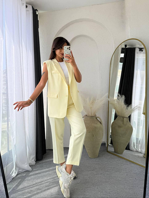 Женский базовый брючный костюм двойка: жилет и брюки креп костюмка Одесса - изображение 1