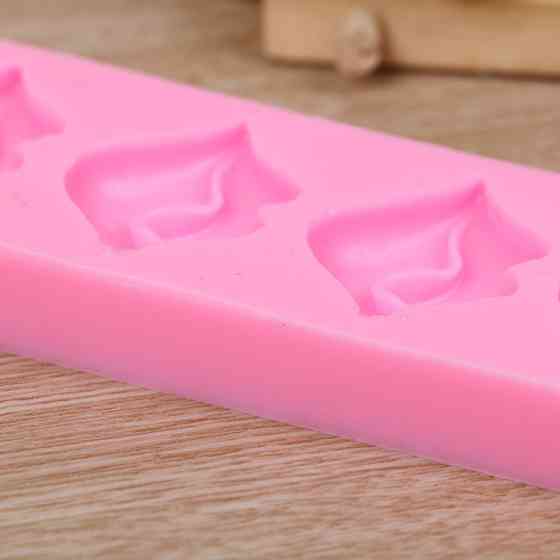 Молд силиконовый Губы 125 на 50 мм розовый Киев