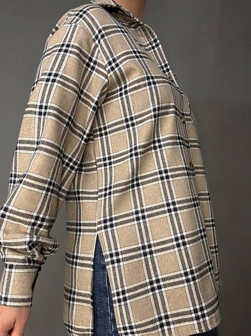 Рубашка женская Ariadna 8052 клетчатая оверсайз разрезы по бокам one size, бежевый, one size Киев - изображение 19
