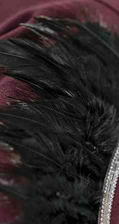 Красивое платье с перьями (50) Киев