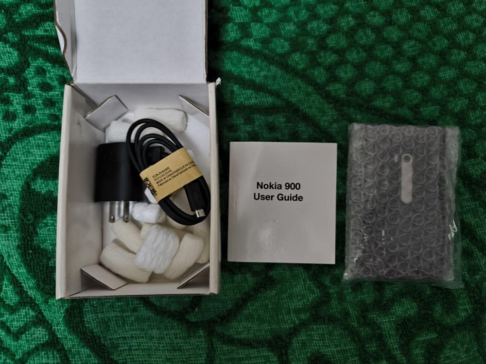 Новый! Телефон Nokia Lumia 900. Оригинал Киев - изображение 2