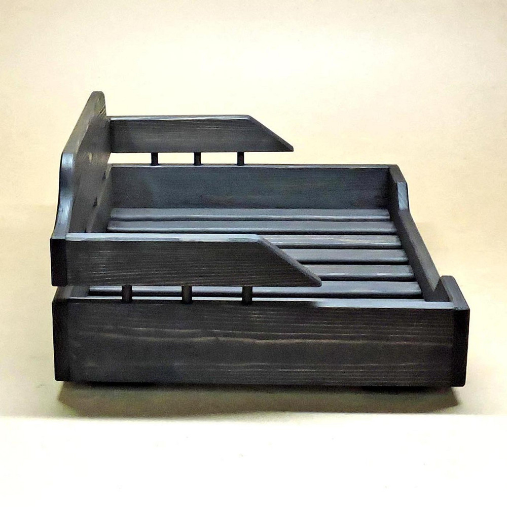 Лежак деревянный для собаки 