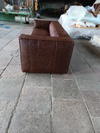 Шкіряний трьохмісний диван модель Kuba Ужгород