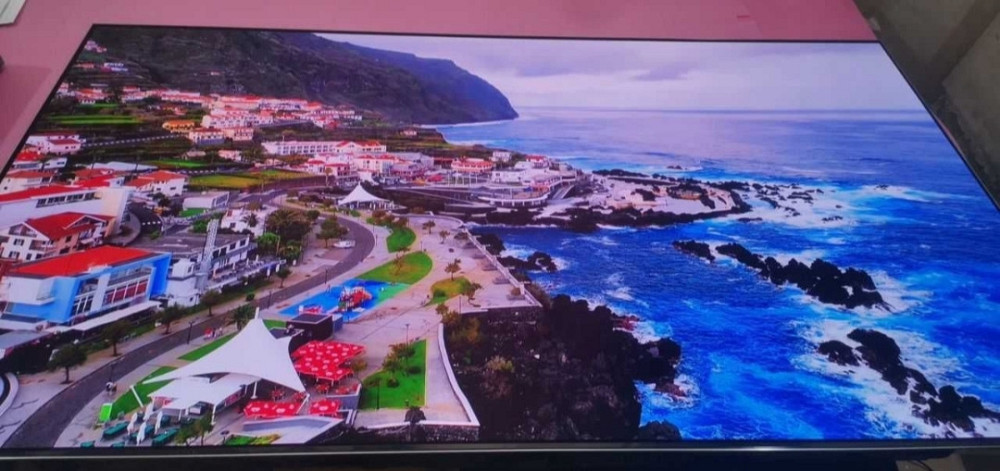 Телевизор Безрамный: 65