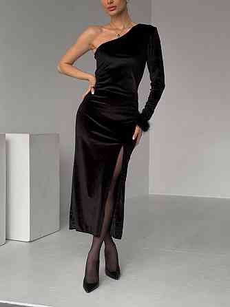 Женское элегантное платье на одно плечо с разрезом бархат Одесса