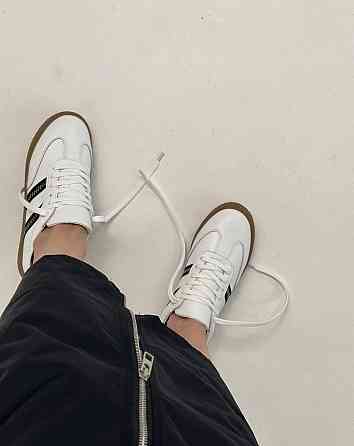 Olli Кроссовки женские OLLI белые натуральная кожа низкий ход 37р.-24см 38р.-24.5см 39р.-25см ( Коломыя