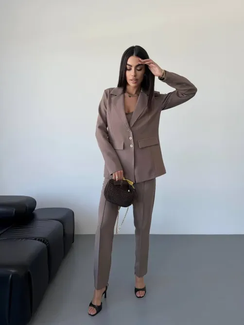 Стильний брючний костюм трійка із піджаком Одеса - фото 5
