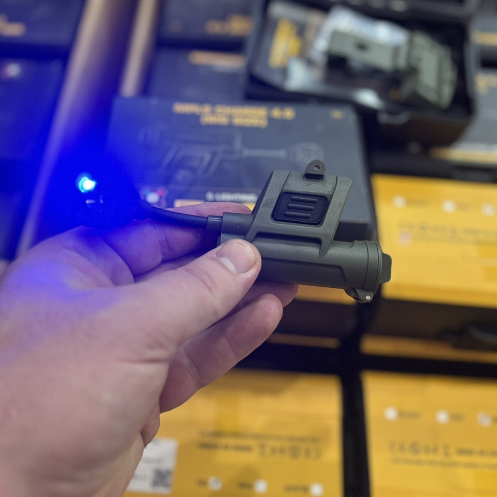 Ліхтар тактичний MPLS Charge 4.0 big size з кріпленням на шолом Оливковий Київ - фото 10