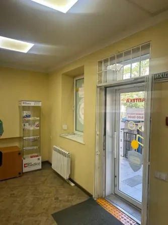 Нове Магазин на червоній лінії, з окермим входом Привокзальна 3 Дніпро