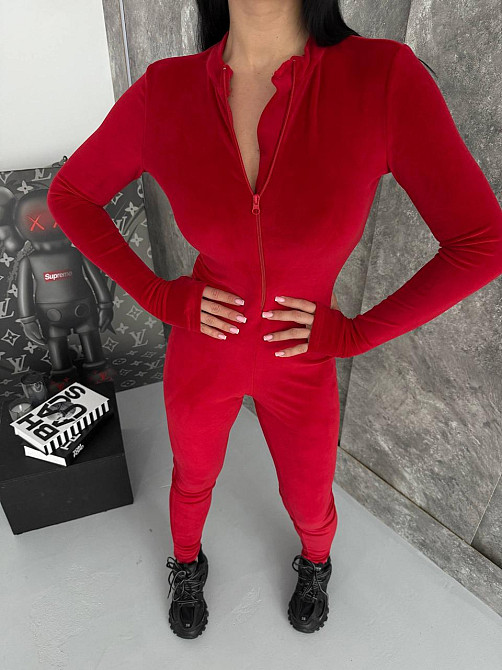 Стильный женский комбинезон с длинным рукавом королевский велюр Красный, 46/483 Одесса - изображение 1