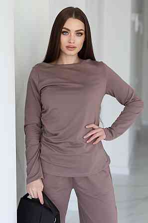 Женский базовый костюм с широкими штанами 