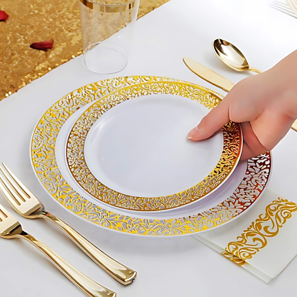 Набор пластиковых тарелок 12 шт круглые,обеденные - 26 см,десертные -19 см,белые с золотистым узором Каменец-Подольский - изображение 1